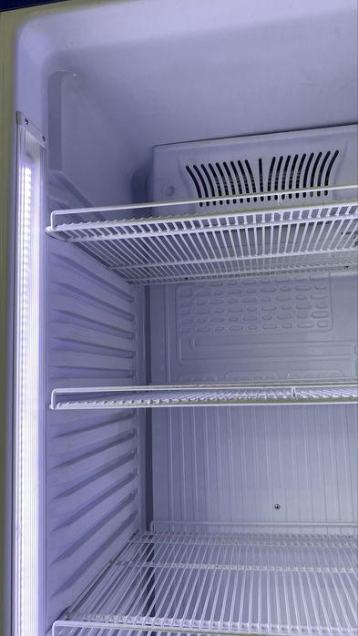 Vitrina frigorifica verticala cu led