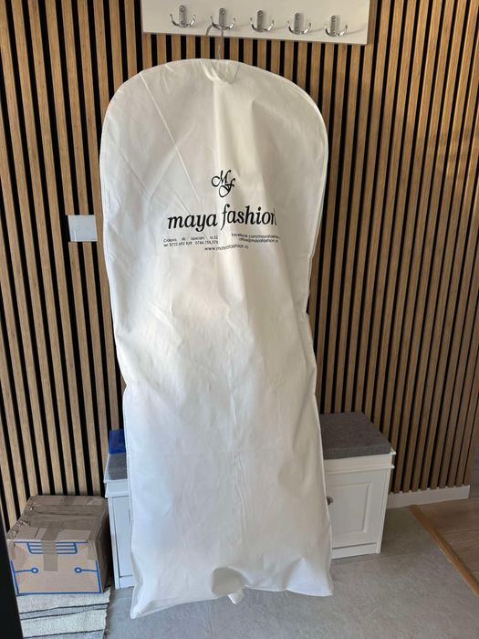 Rochie de mireasa tip printesa