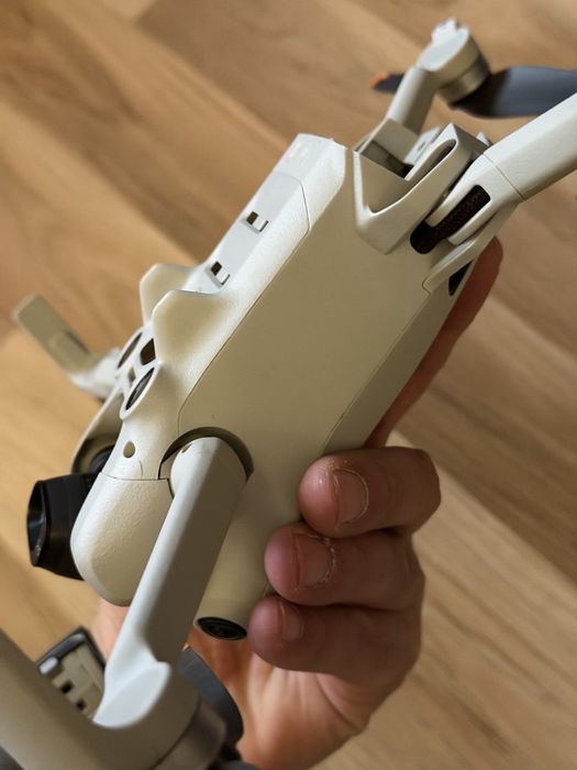 Dji mini 4 pro fly more combo