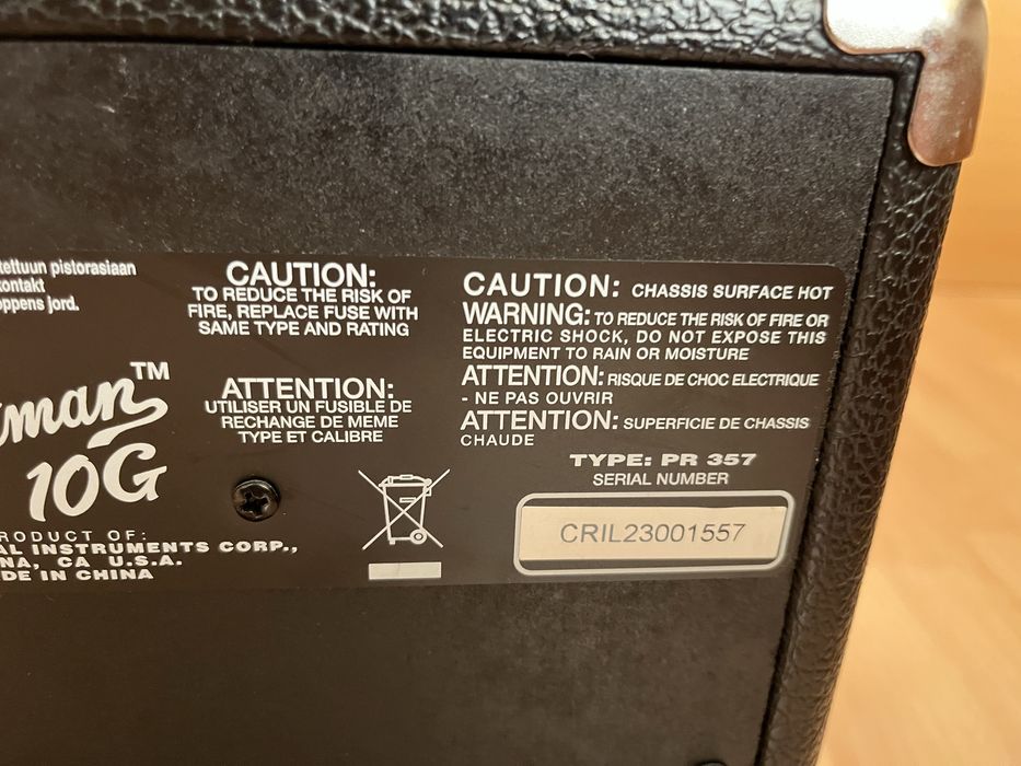 Устлвател за китара и бас китара fender fronntman 10G