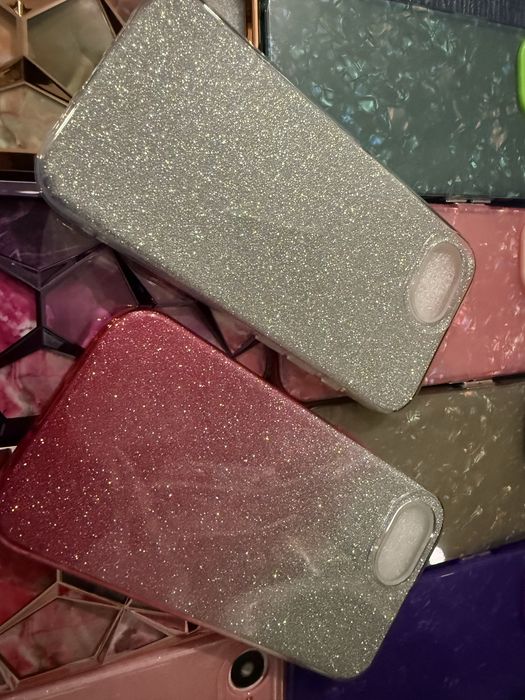 iPhone 16e  различни силиконови гърбове