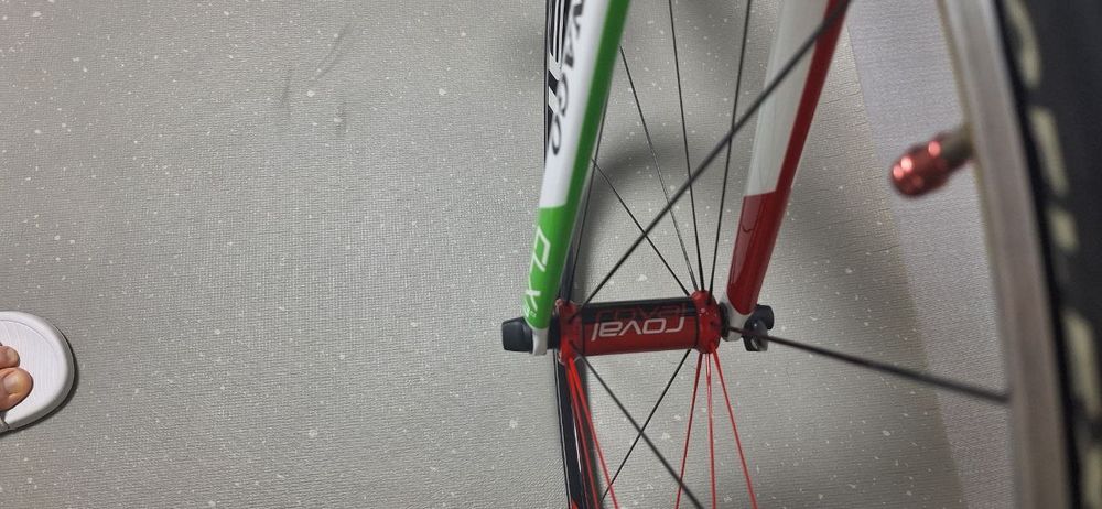 Шоссейний велосипед Colnago CLX 3.0 карбонивий
