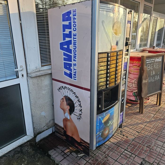Vând aparat de cafea in stare perfecta