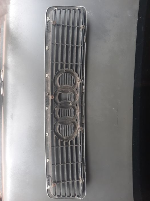 Решетка и задние стойки ауди 80 Б4