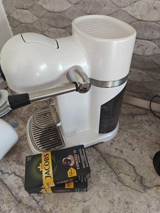 KitchenAid Nespresso Coffee Machine Almond Cream