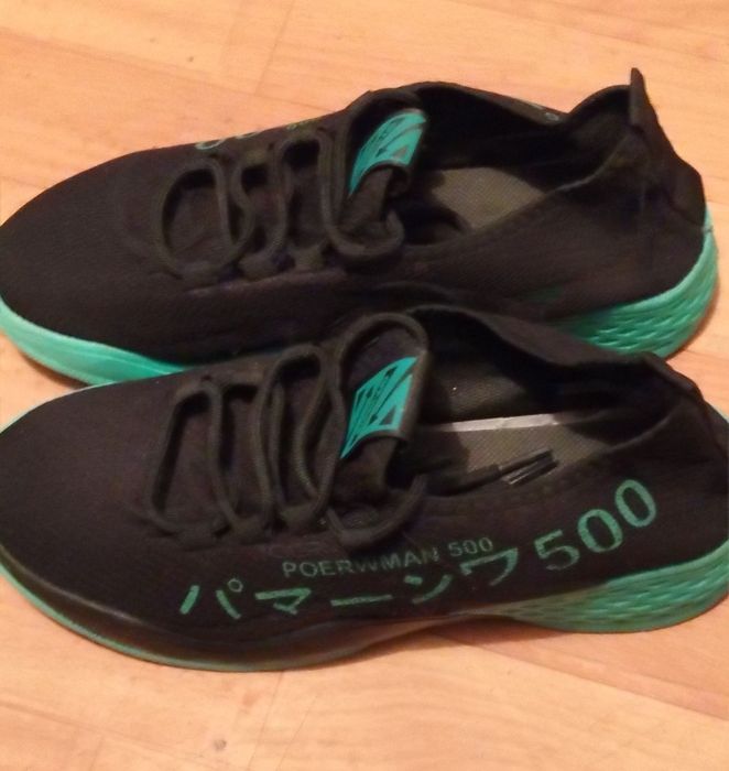 Продам мужские кросовки .