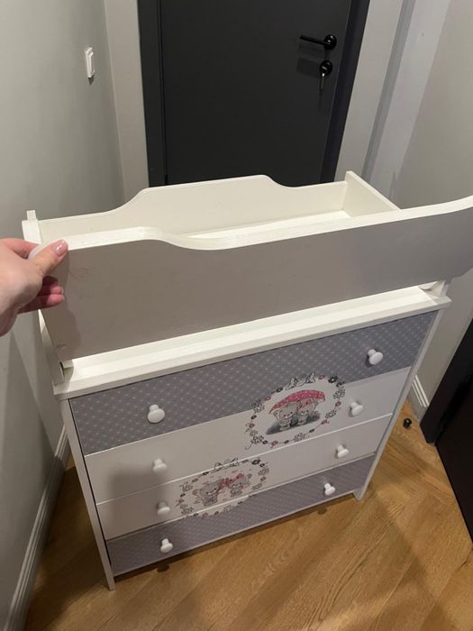 Пеленальный столик