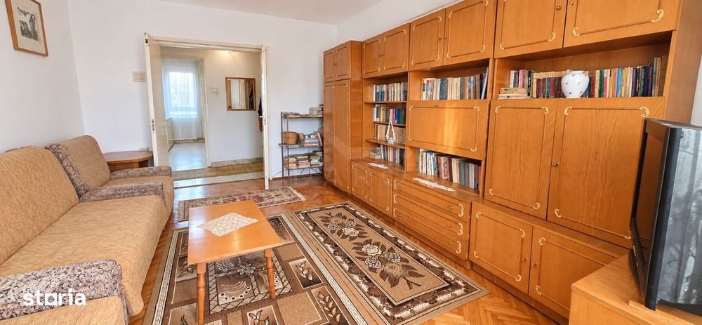 Vând apartament cu trei camere Tudor confort 1