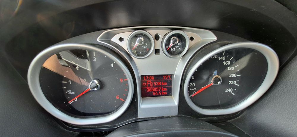 Ford focus cu clima