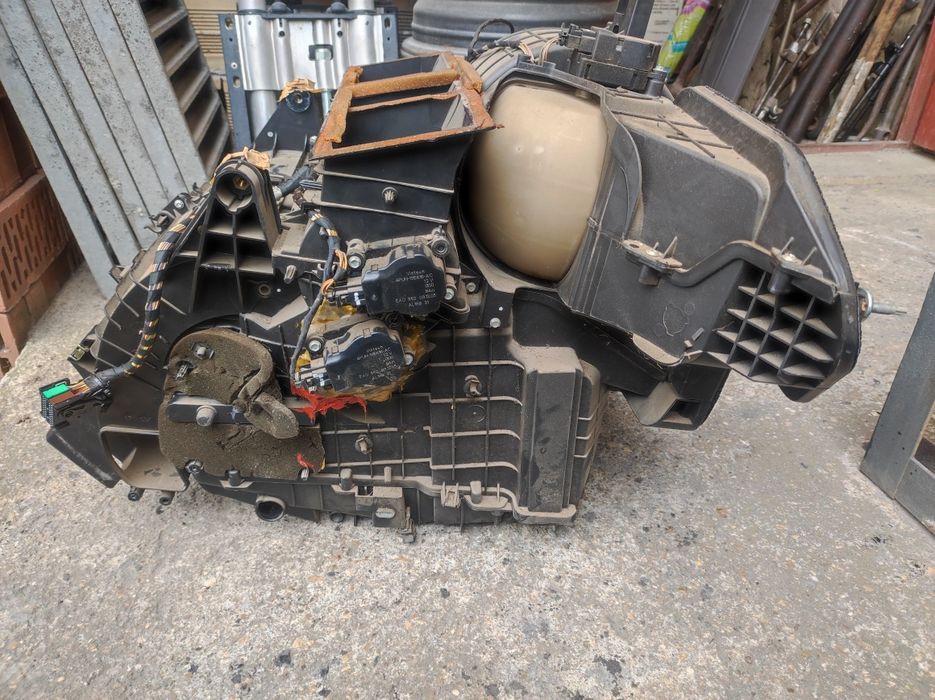 Корпус парно(клапи) за Пежо-407(дизел)