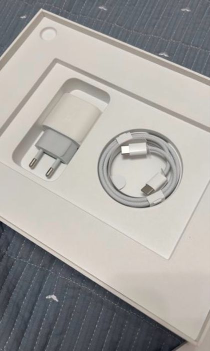 Планшет Apple iPad A16 серебристый