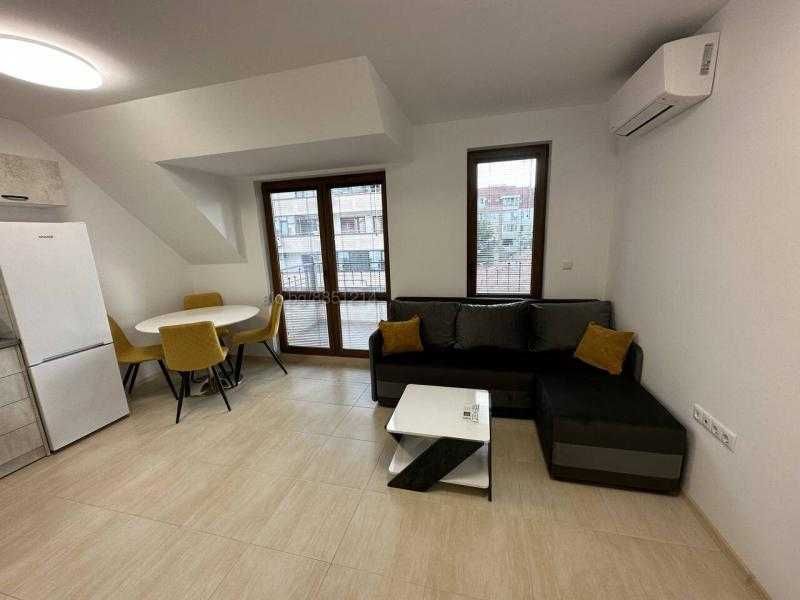 Дава се под наем Двустаен апартамент в Бургас, Лазур - 73 кв.м за 648.21 € - Снимка #3