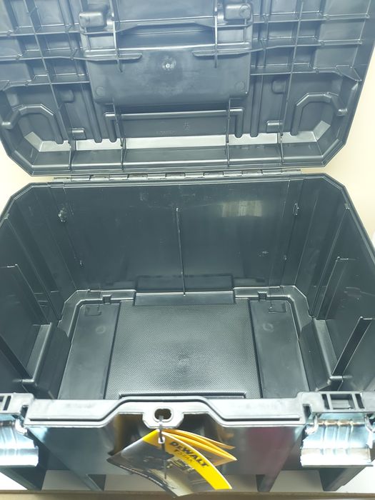 Голям куфар DEWALT TSTAK