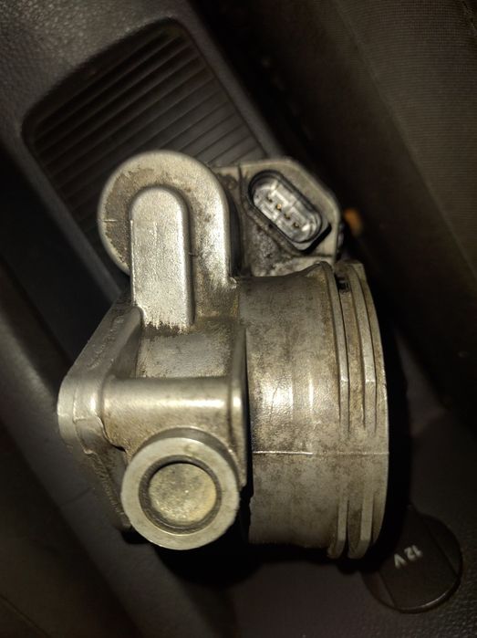 Vând  o piesa in stare buna