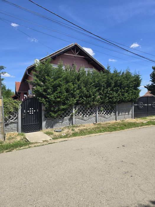 Casa independent energetic de vanzare in Biharia