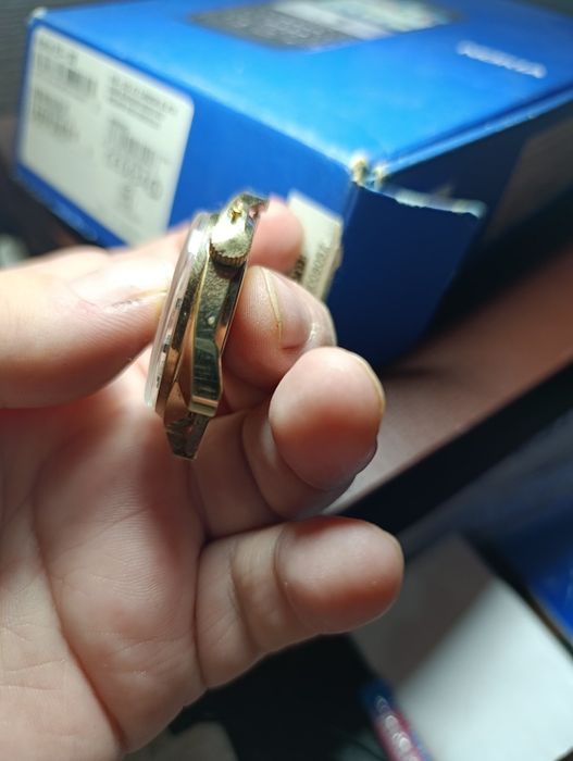 Продам часы наручные