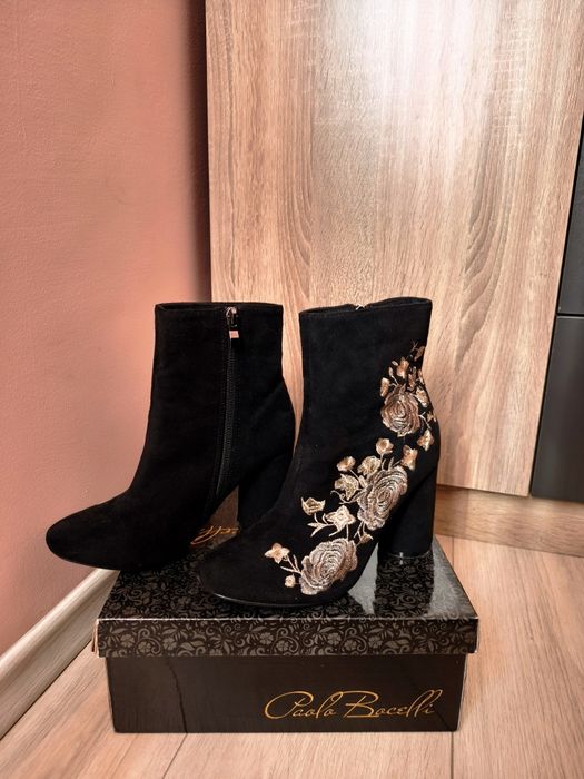 Дамски боти с дебел ток