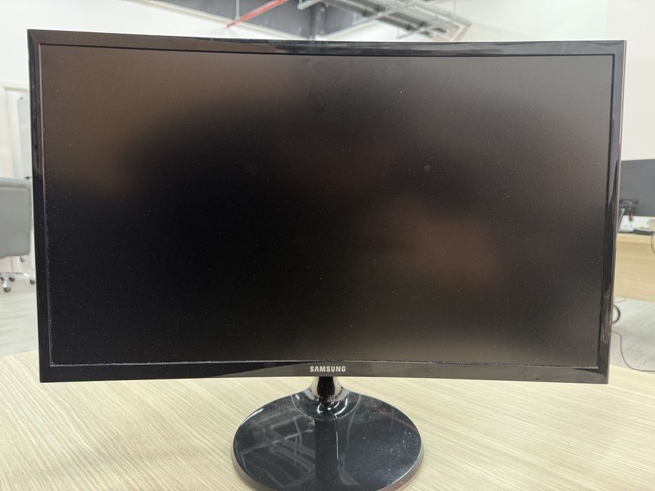 Monitor curbat 24 inch Samsung