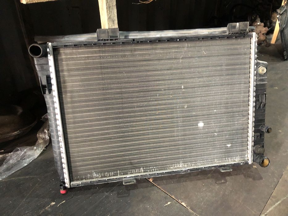 W202 мерседес радиатор охлаждения