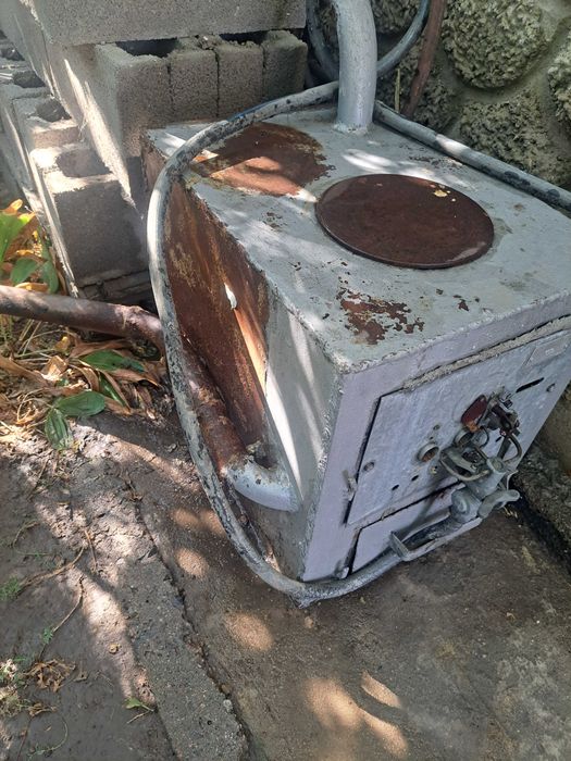 Печь (небольшая) для дома