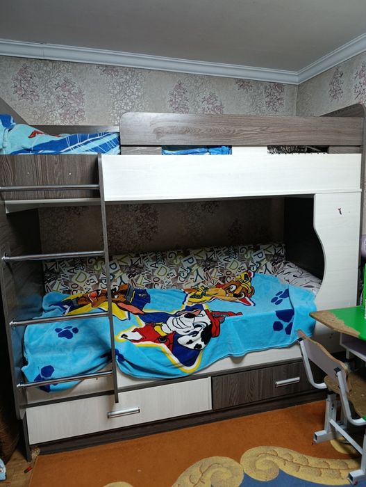 Продам кровать двухъярусная
