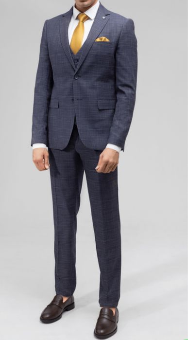 Костюм мужской — в отличном состоянии