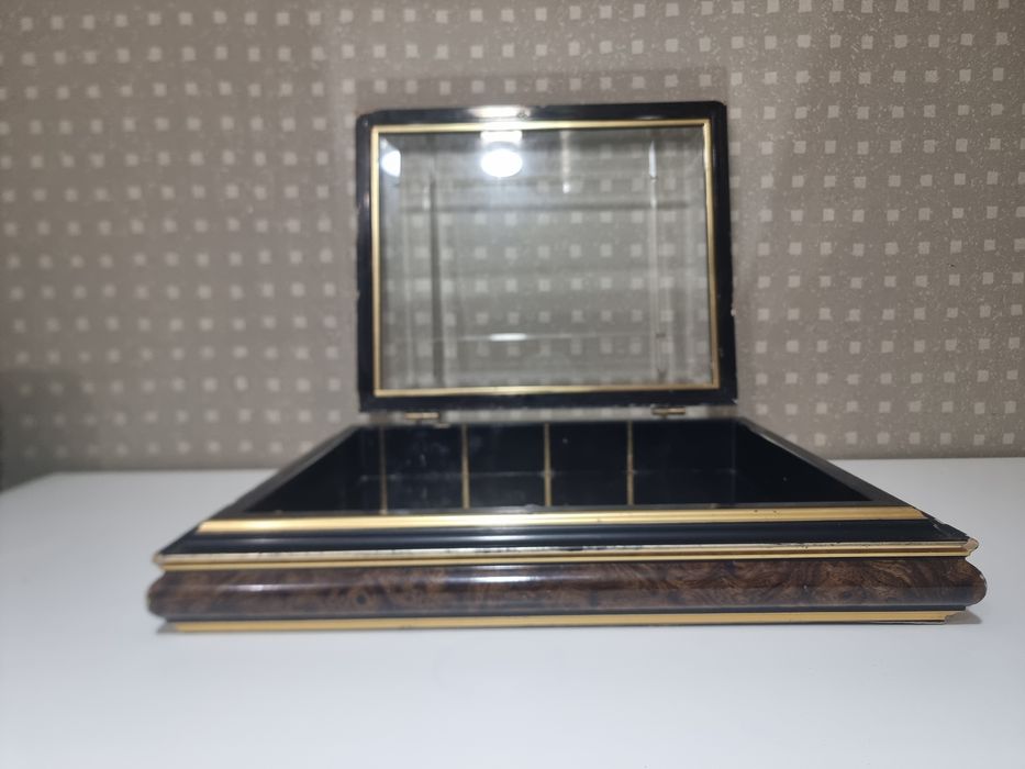 Casetă vitrină mare sticlă cu oglindă pentru expunere