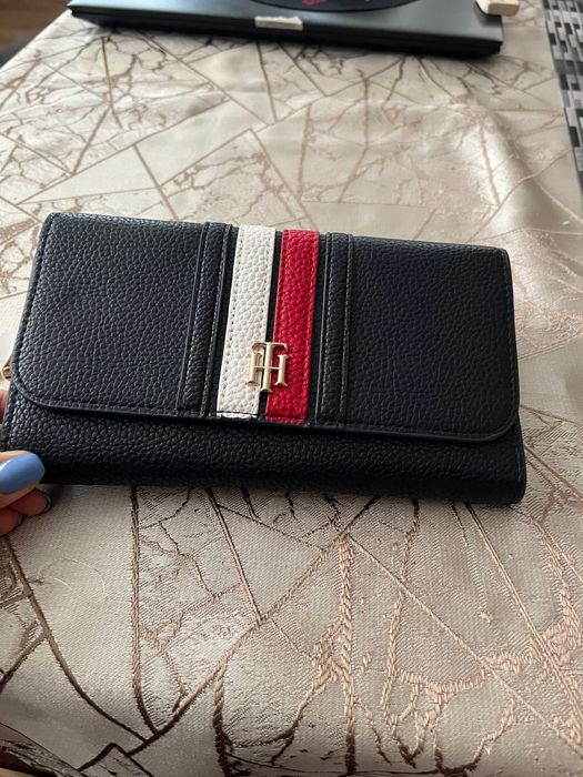 Оригинално кожено портмоне TOMMY HILFIGER
