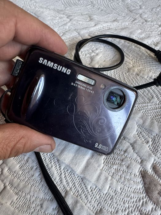 Aparat foto Samsung cu data si ora pe poza