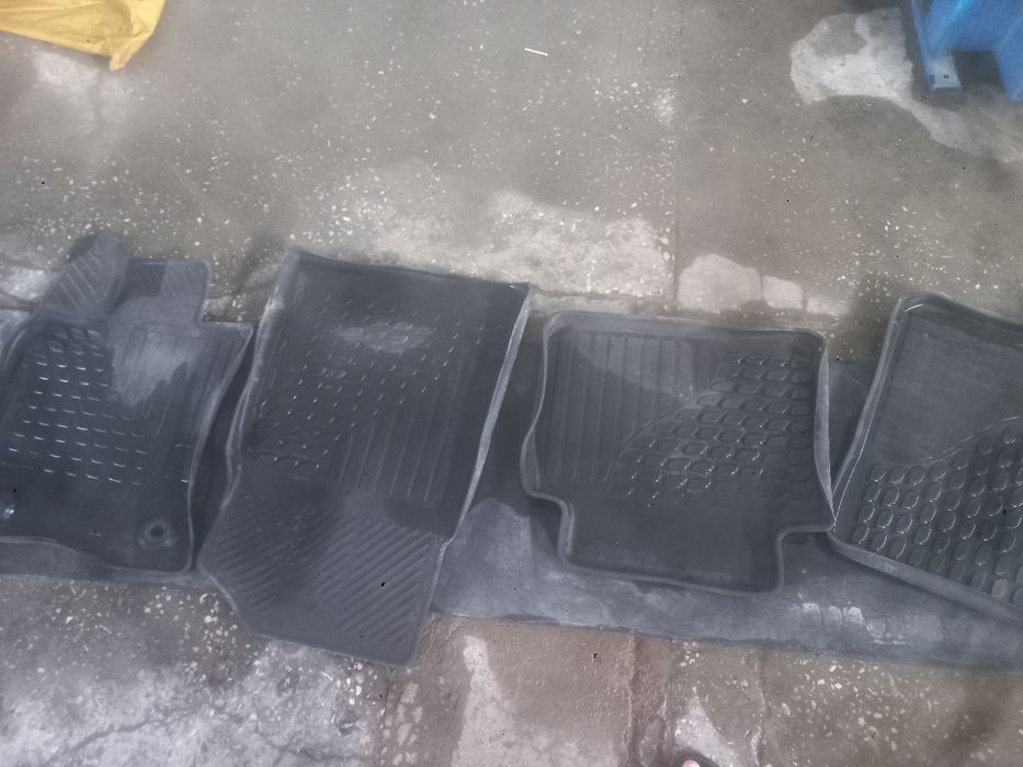 Полик для camry 70 оригиналь