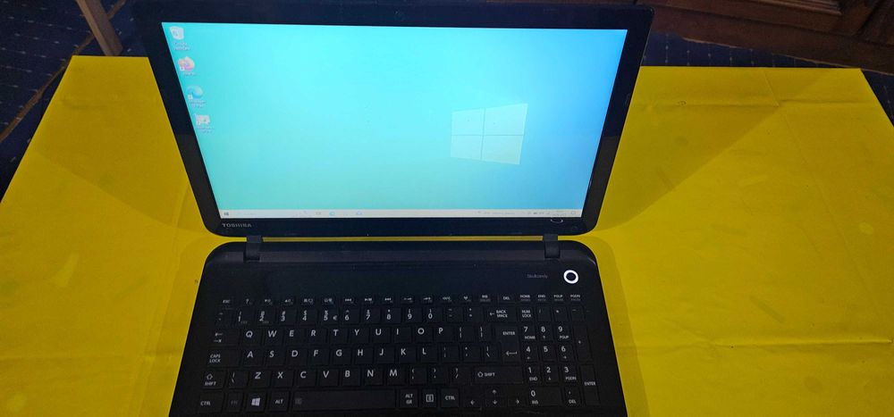 laptop Toshiba satelite i3gen 4 tehnoredactare