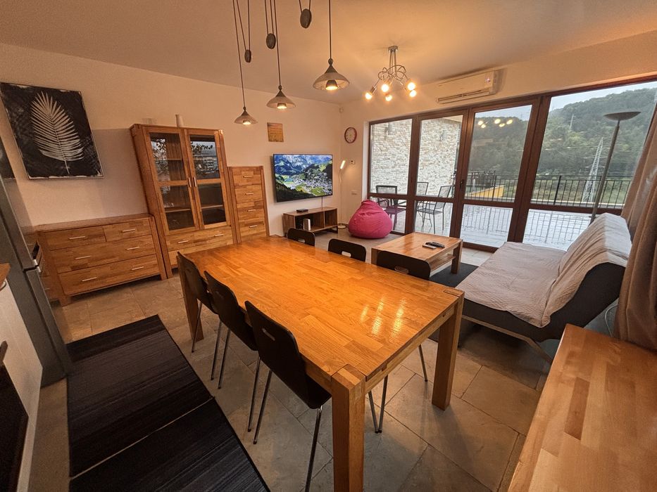 Inchiriez de inchiriat chirie apartament 3 camere zona vivo