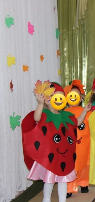 Костюм-клубничка детский