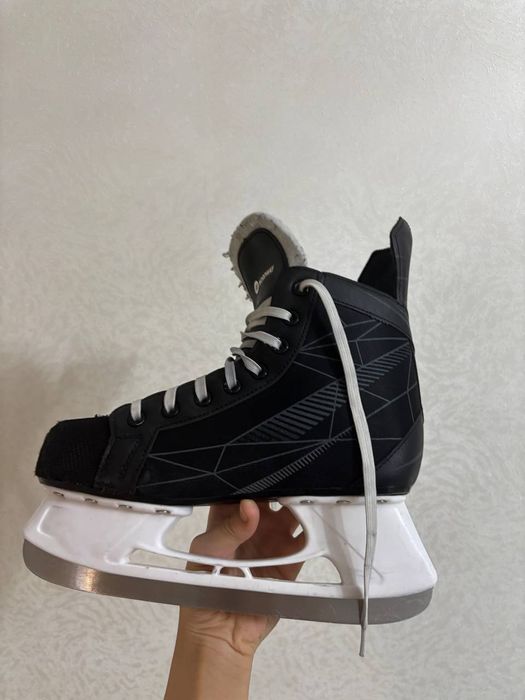 коньки хоккейные