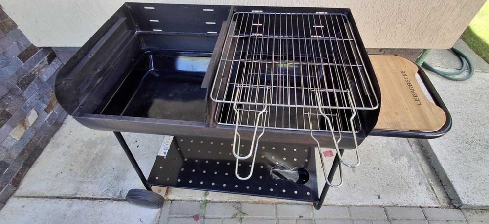 Grătar cu cărbune de tip dual-chamber LEBARBECUE