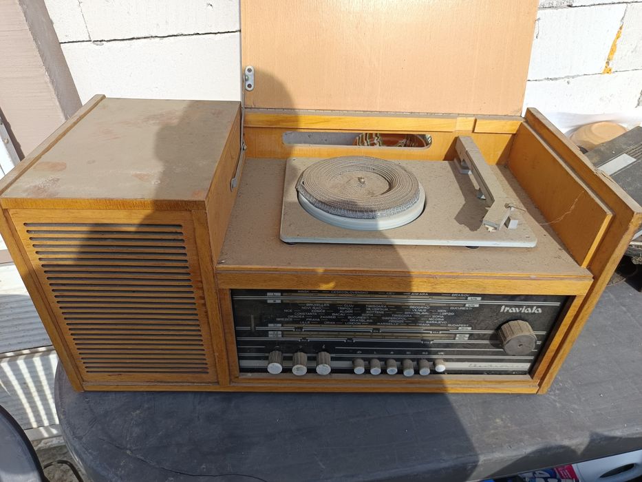 Pickup și-i radio din ani 60-70