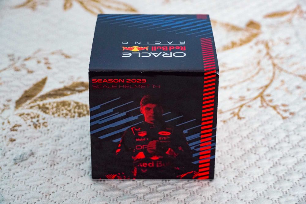 Max Verstappen шлем 2023 1:4