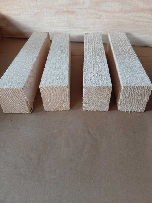 Детайли от бял бор