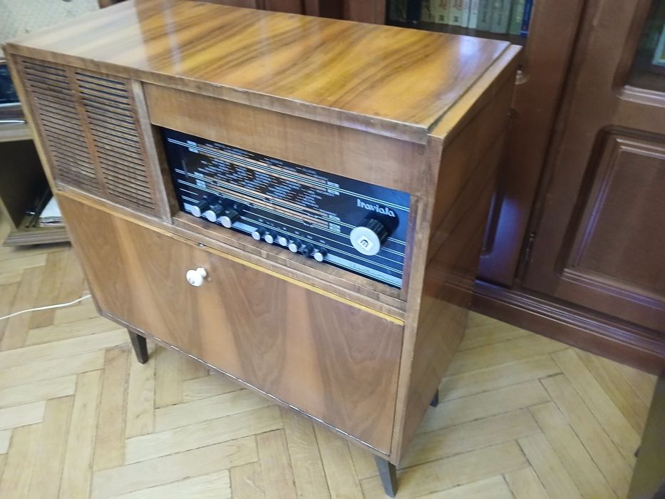 Ocazie!Radio cu lămpi Electronica Traviata S692A si pickup RFT Ziphona