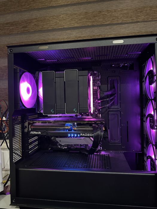 Геймърски Компютър- Ryzen 7 5800x3d RX 7800xt