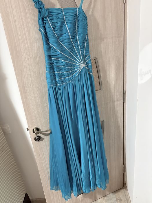 Vand rochie  de seara