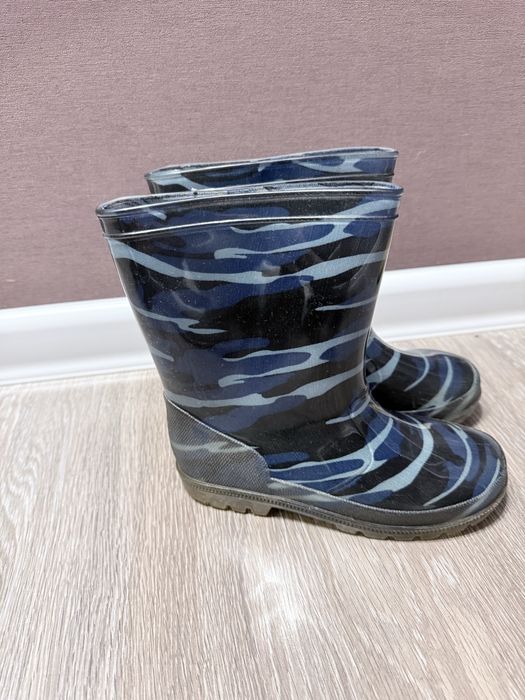 Резиновые сапоги