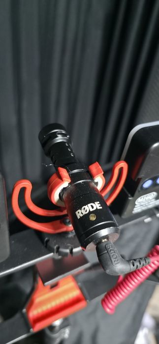 Stabilizator pentru filmat cu telefonul