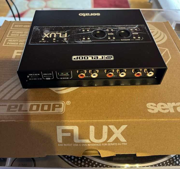 Reloop Flux - Digital 3-channel USB-C DVS interface for Serato DJ Pro