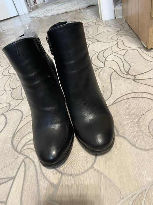 Продам женские сапожки