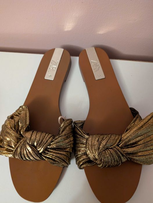 Дамски златисти чехли Zara