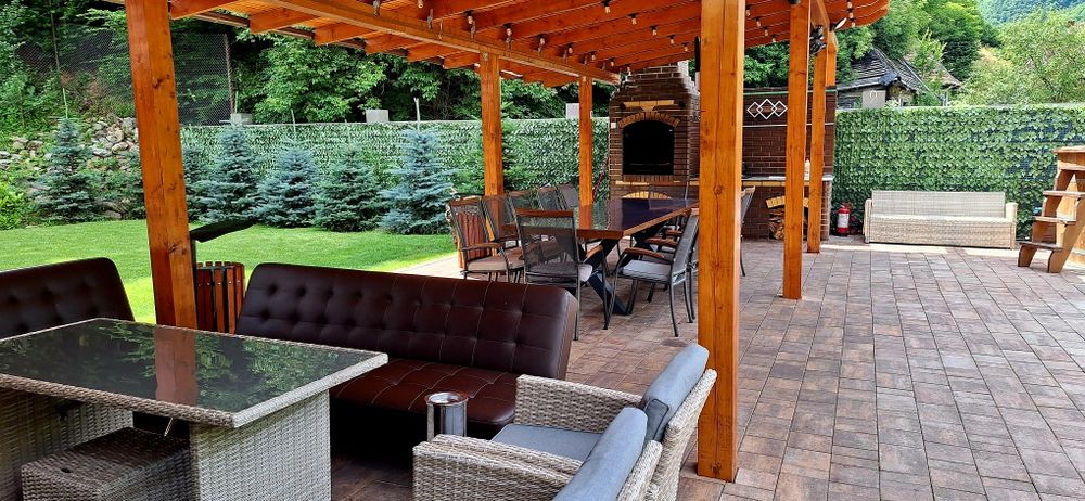 Cabana de inchiriat cu piscina interioara incalzita, ciubar, pensiune