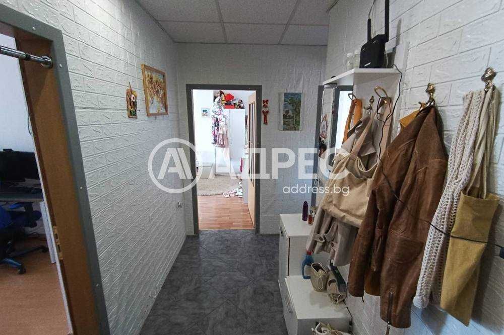 Тристаен тухлен апартамент