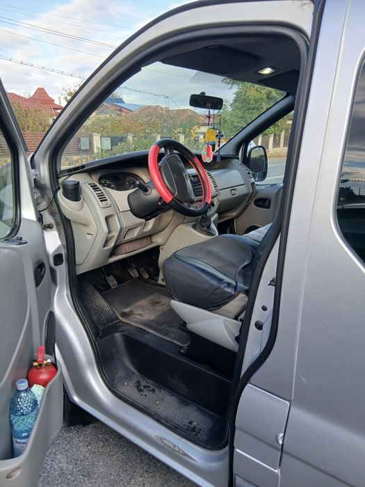 Vând Renault Trafic