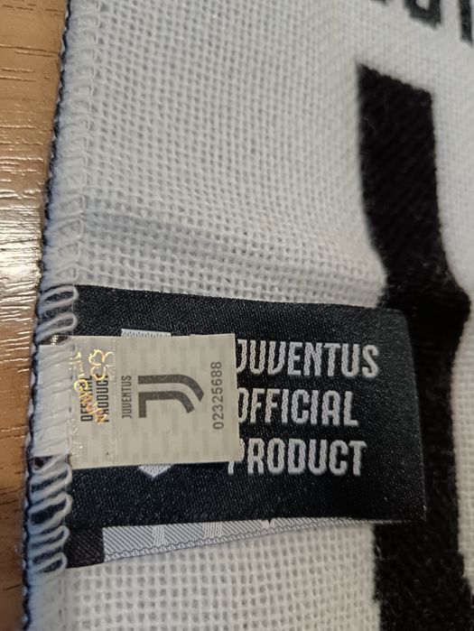 Оригинален шал на футбулен клуб Ювентус